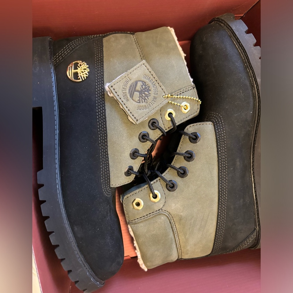 Timberland shearling boots size 7 boys